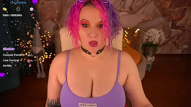 Snapshot of MiaVixenn chatting on 10, 12, 2024 MiaVixenn online show from 10, 12, 2024