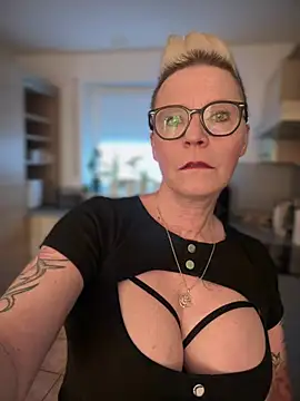 German Milf online show from 24, 1, 2025