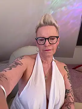 Snapshot of German_Milf chatting on 31, 3, 2026 German Milf online show from 31, 3, 2026