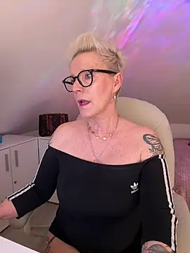 Snapshot of German_Milf chatting on 7, 4, 2026 German Milf online show from 7, 4, 2026