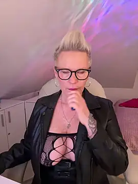 Snapshot of German_Milf chatting on 13, 4, 2026 German Milf online show from 13, 4, 2026