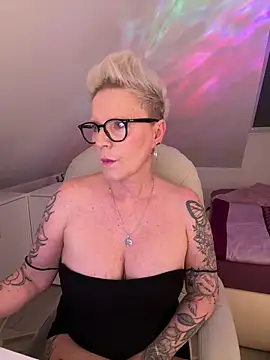 Snapshot of German_Milf chatting on 17, 4, 2026 German Milf online show from 17, 4, 2026