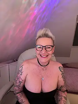 Snapshot of German_Milf chatting on 22, 4, 2026 German Milf online show from 22, 4, 2026