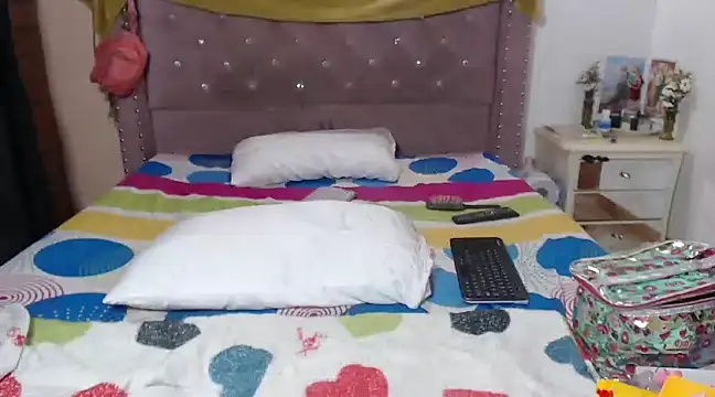 Snapshot of isabelle_adj chatting on 7, 3, 2025 isabelle adj online show from 7, 3, 2025