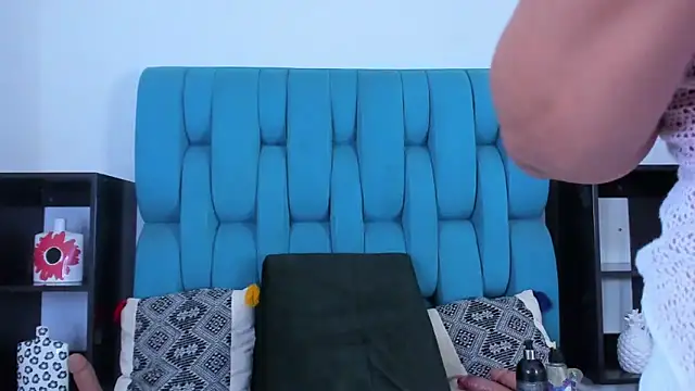 Keira Lennox online show from 31, 1, 2025