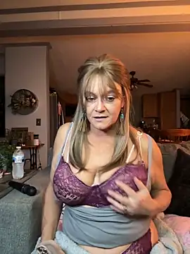 cowgirlc online show from 2, 11, 2025