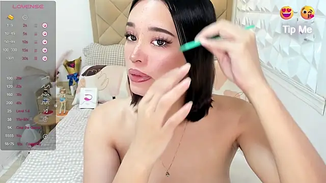 Snapshot of TsHeartXxx chatting on 18, 7, 2026 TsHeartXxx online show from 18, 7, 2026