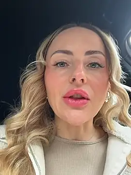 Snapshot of EmaSalis chatting on 5, 3, 2026 EmaSalis online show from 5, 3, 2026