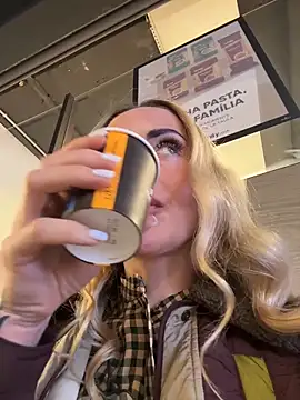 Snapshot of EmaSalis chatting on 6, 3, 2026 EmaSalis online show from 6, 3, 2026