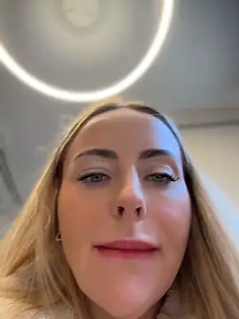 Snapshot of EmaSalis chatting on 13, 4, 2026 EmaSalis online show from 13, 4, 2026