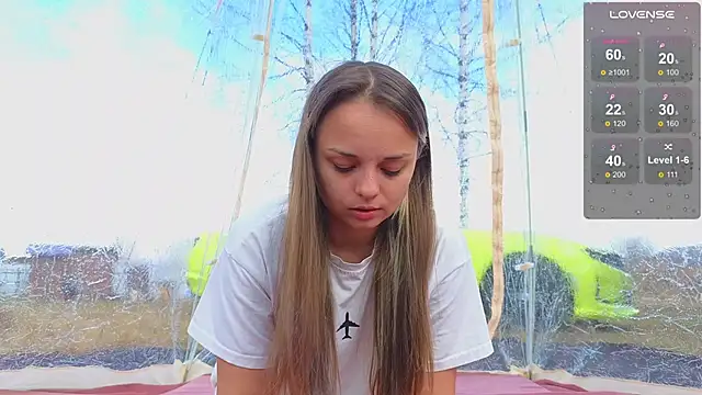 Snapshot of Misss_Vikk chatting on 5, 4, 2026 Misss Vikk online show from 5, 4, 2026