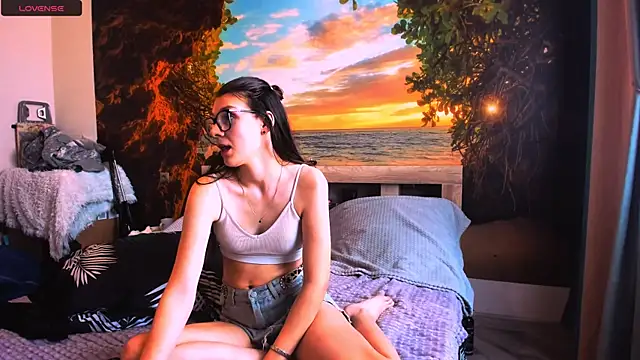 Snapshot of MollyLollipop chatting on 5, 2, 2025 MollyLollipop online show from 5, 2, 2025