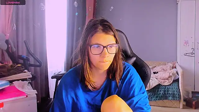 MollyLollipop online show from 6, 5, 2026