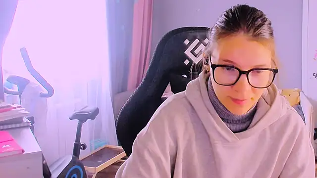 MollyLollipop online show from 13, 5, 2026