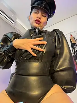 Snapshot of mylatexpleasure chatting on 20, 10, 2025 mylatexpleasure online show from 20, 10, 2025