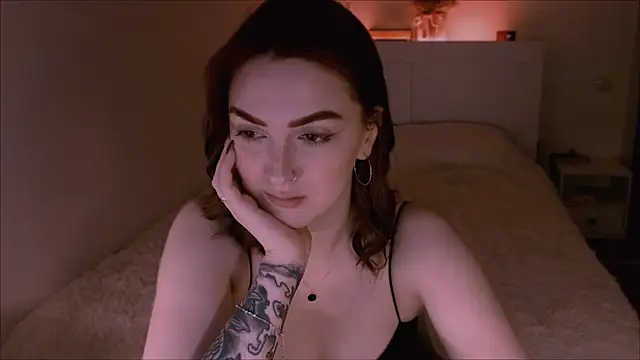 LilyFarey online show from 4, 2, 2025