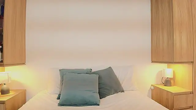 Isabella Harley online show from 15, 9, 2025