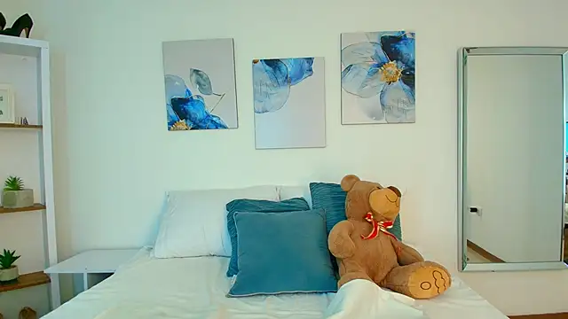 Isabella Harley online show from 3, 3, 2026