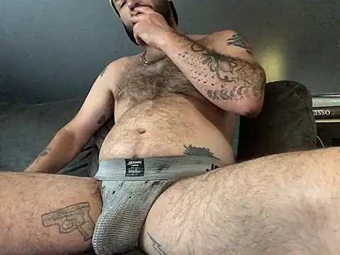 Snapshot of GhetTOfag_ chatting on 4, 7, 2026 GhetTOfag online show from 4, 7, 2026