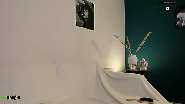Snapshot of Kylie_Desire chatting on 4, 3, 2025 Kylie Desire online show from 4, 3, 2025