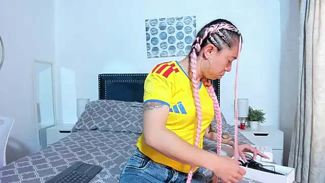 ZulyMichels online show from 17, 6, 2026