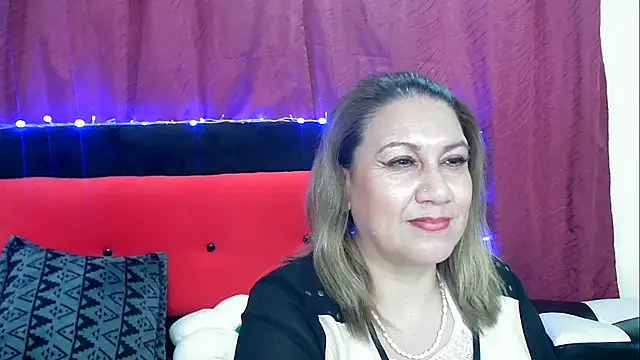 Snapshot of yayita_mature chatting on 6, 1, 2025 yayita mature online show from 6, 1, 2025