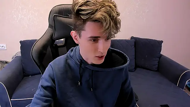 James Mills online show from 3, 12, 2025