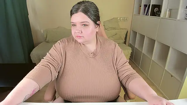 Snapshot of PlumPie chatting on 11, 10, 2025 PlumPie online show from 11, 10, 2025