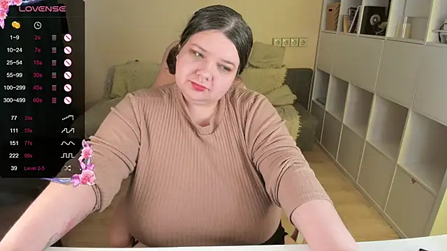 Snapshot of PlumPie chatting on 22, 12, 2025 PlumPie online show from 22, 12, 2025