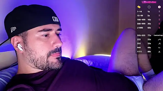 Snapshot of DominantTheo chatting on 16, 11, 2025 DominantTheo online show from 16, 11, 2025