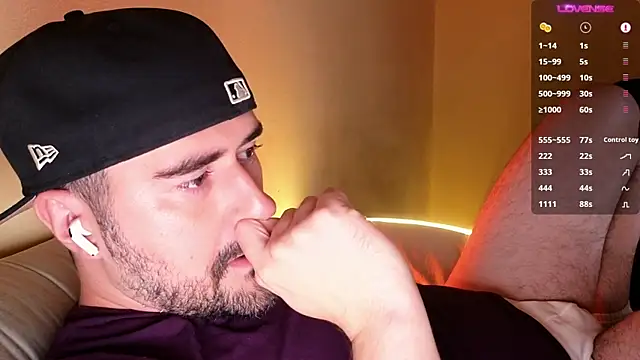 Snapshot of DominantTheo chatting on 17, 11, 2025 DominantTheo online show from 17, 11, 2025