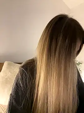 Eva Ryen online show from 4, 10, 2025