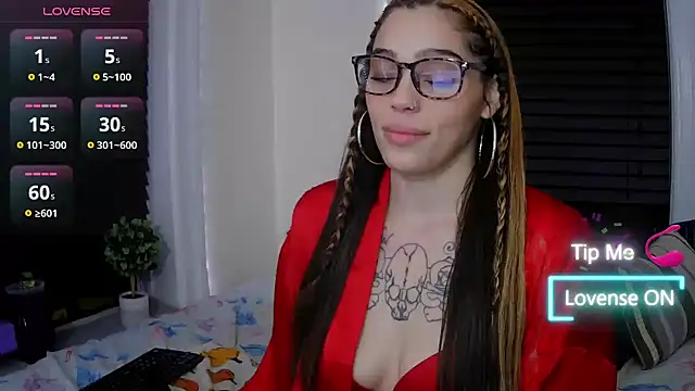 Snapshot of sapphirestorm8 chatting on 9, 11, 2025 sapphirestorm8 online show from 9, 11, 2025