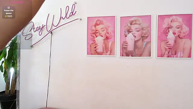 Adele LatinLady online show from 20, 6, 2026