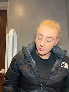 Snapshot of Strongqueen chatting on 18, 10, 2025 Strongqueen online show from 18, 10, 2025