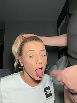 Snapshot of Strongqueen chatting on 29, 10, 2025 Strongqueen online show from 29, 10, 2025