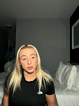 Snapshot of Strongqueen chatting on 31, 10, 2025 Strongqueen online show from 31, 10, 2025