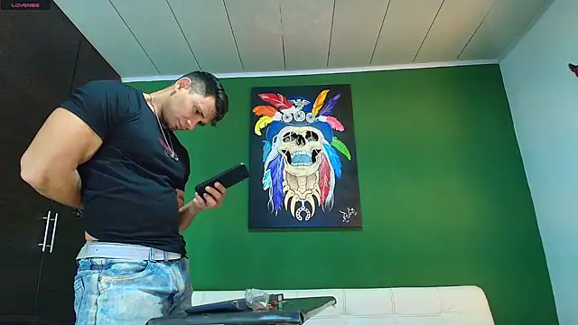 Snapshot of GendersonFit chatting on 8, 10, 2025 GendersonFit online show from 8, 10, 2025