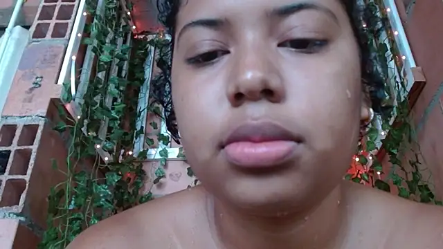 Snapshot of belindathompson chatting on 29, 12, 2024 belindathompson online show from 29, 12, 2024