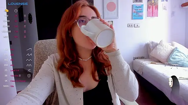 Snapshot of linda_giggle chatting on 12, 12, 2024 linda giggle online show from 12, 12, 2024