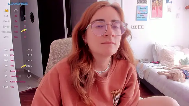 Snapshot of linda_giggle chatting on 8, 1, 2025 linda giggle online show from 8, 1, 2025