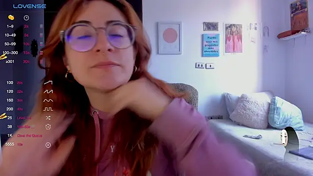 Snapshot of linda_giggle chatting on 22, 1, 2025 linda giggle online show from 22, 1, 2025