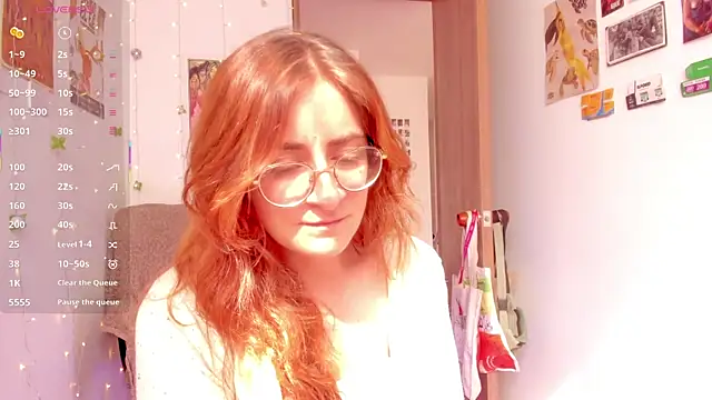 Snapshot of linda_giggle chatting on 2, 10, 2025 linda giggle online show from 2, 10, 2025