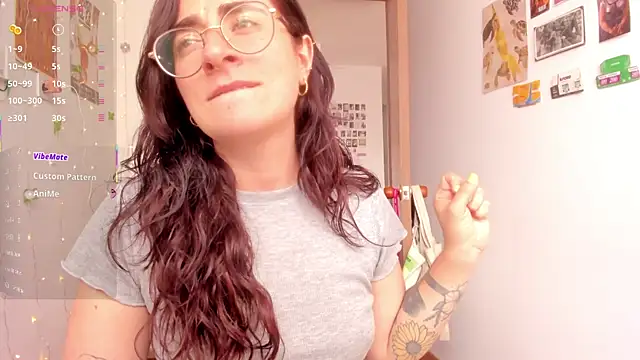 Snapshot of linda_giggle chatting on 22, 10, 2025 linda giggle online show from 22, 10, 2025