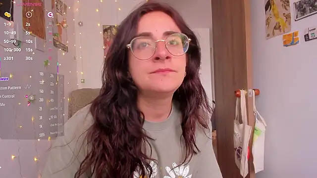 Snapshot of linda_giggle chatting on 29, 10, 2025 linda giggle online show from 29, 10, 2025