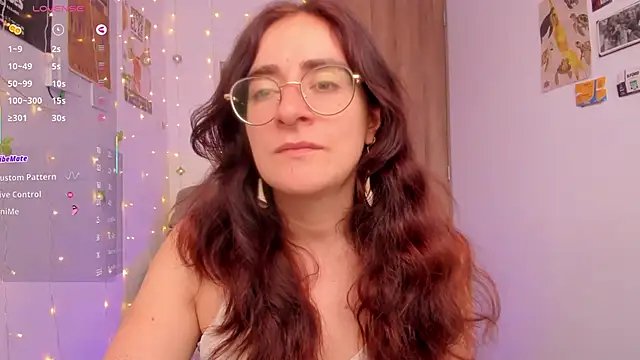 Snapshot of linda_giggle chatting on 24, 11, 2025 linda giggle online show from 24, 11, 2025