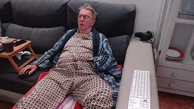 Nudelschwanz online show from 3, 2, 2025