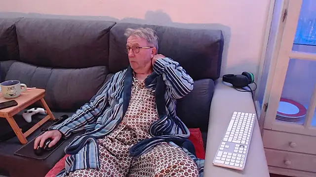 Nudelschwanz online show from 4, 2, 2025