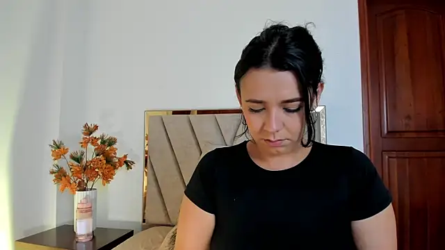 Amber  Davis online show from 28, 12, 2024