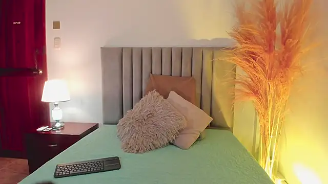 Amber  Davis online show from 31, 12, 2024